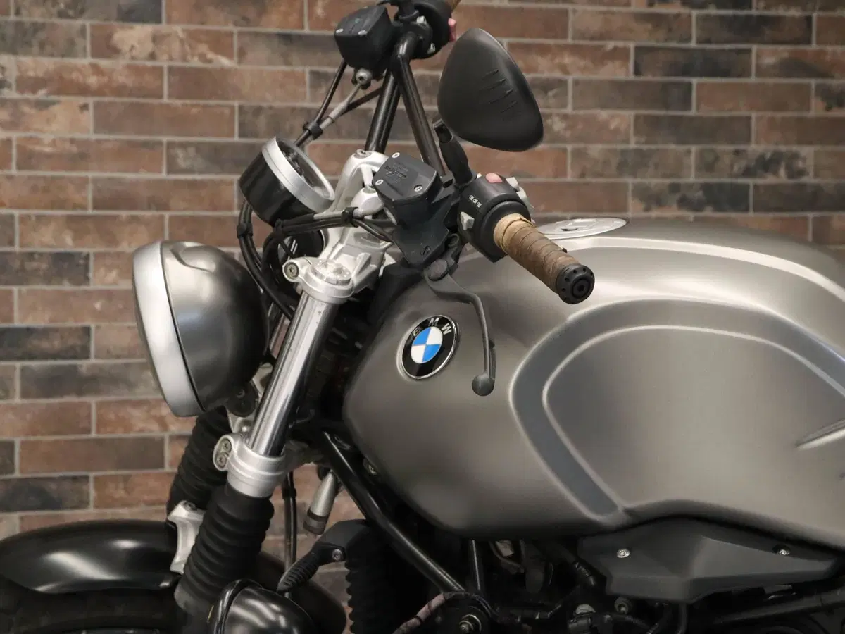 Bmw R nineT 1200 Scrambler (2016 - 20) (9)