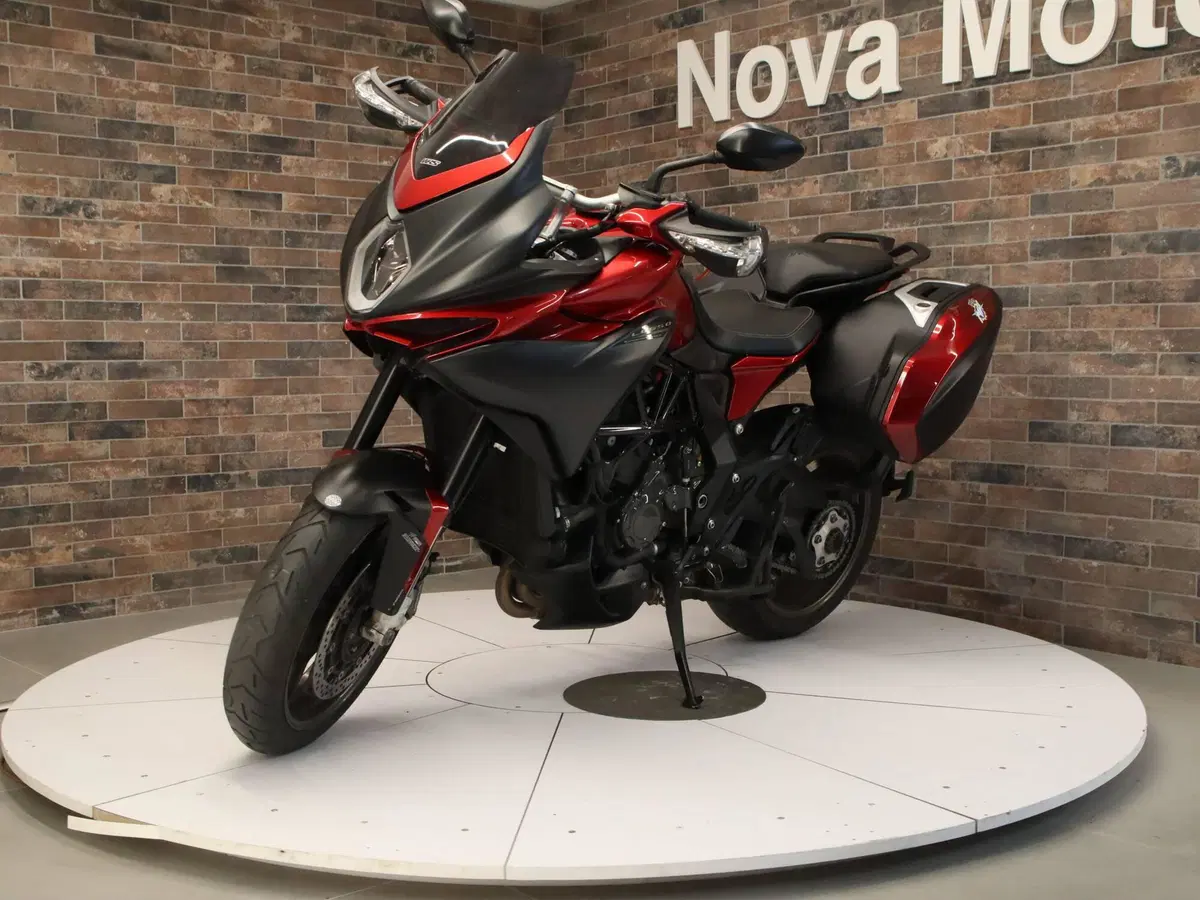 MV Agusta Turismo Veloce 800 Lusso (2021 - 22) (4)