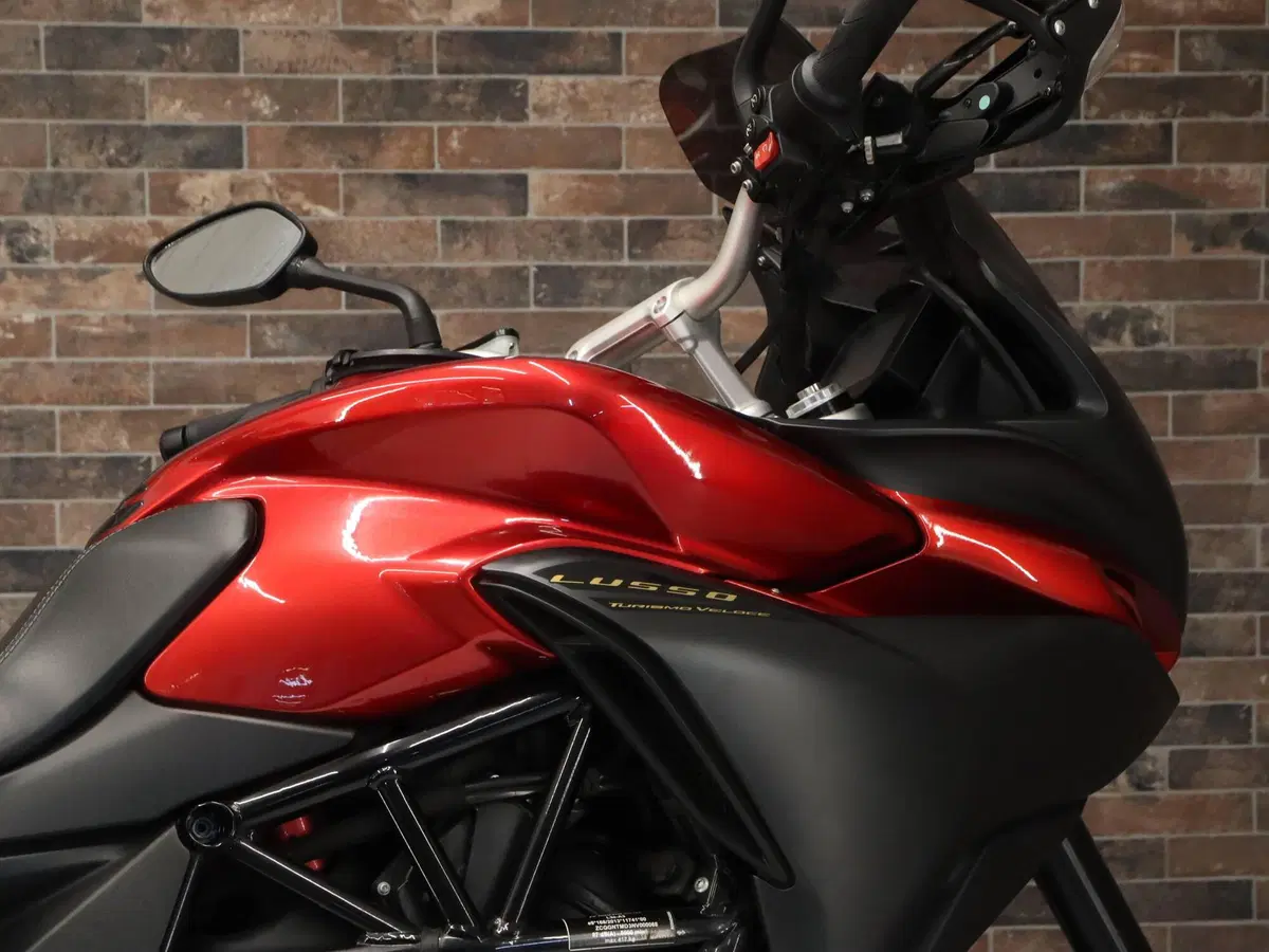MV Agusta Turismo Veloce 800 Lusso (2021 - 22) (16)
