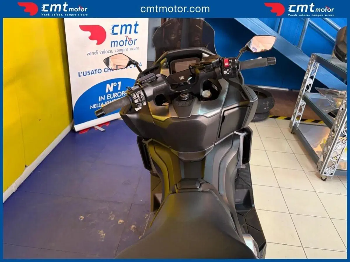 Honda Forza 750 DCT Urban (2021 - 24) (7)
