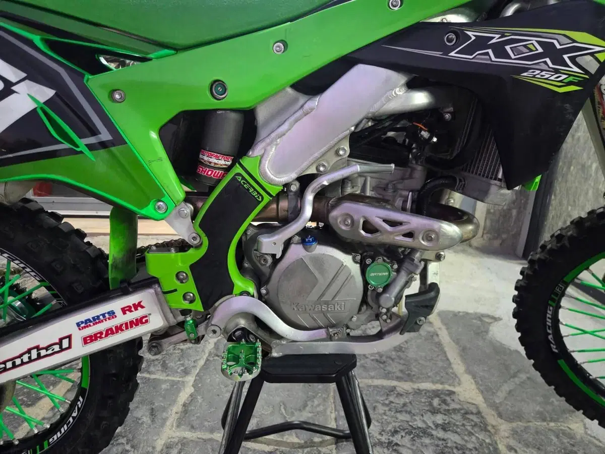 Kawasaki KX250F (2018) (6)