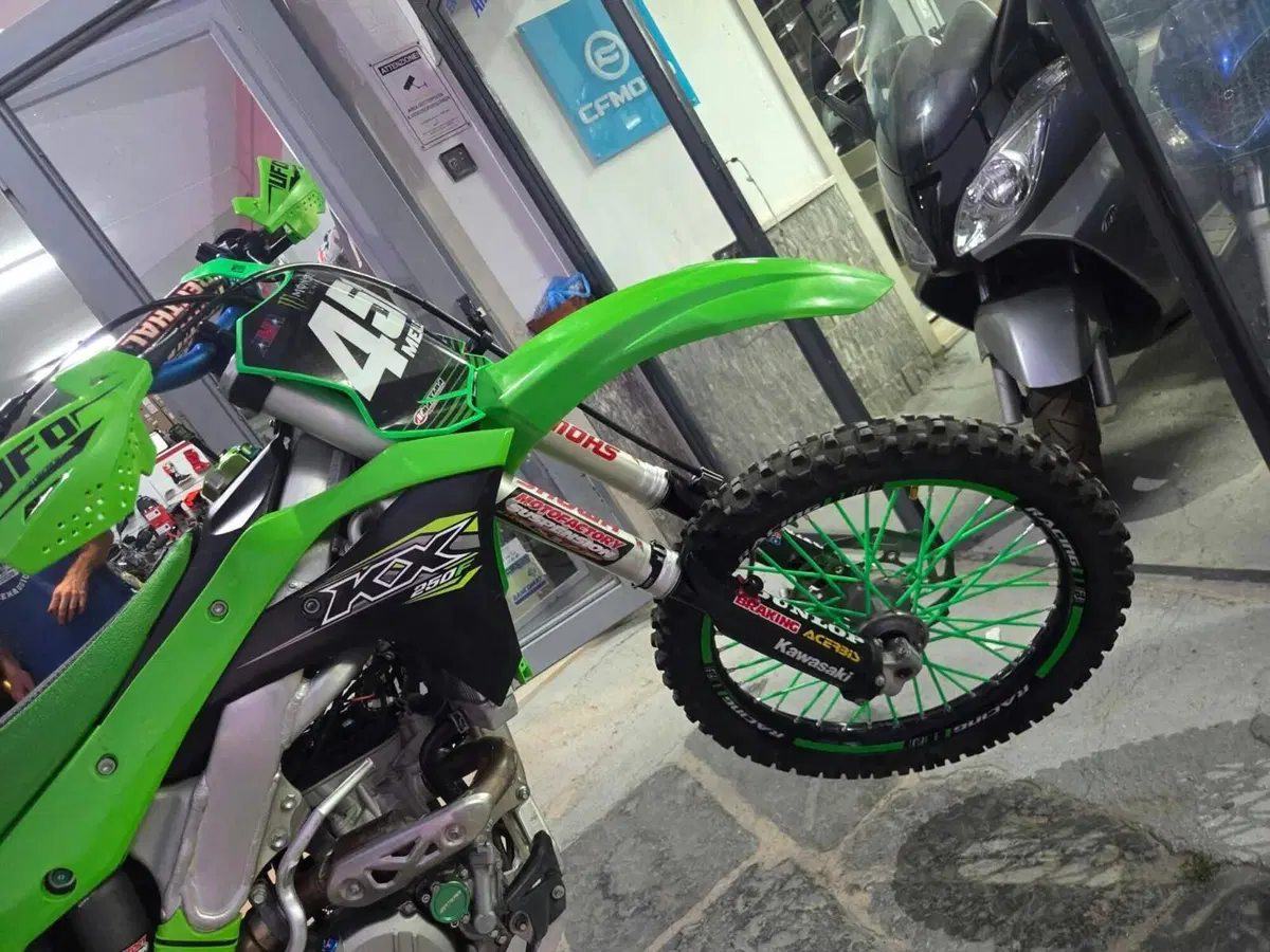Kawasaki KX250F (2018) (5)