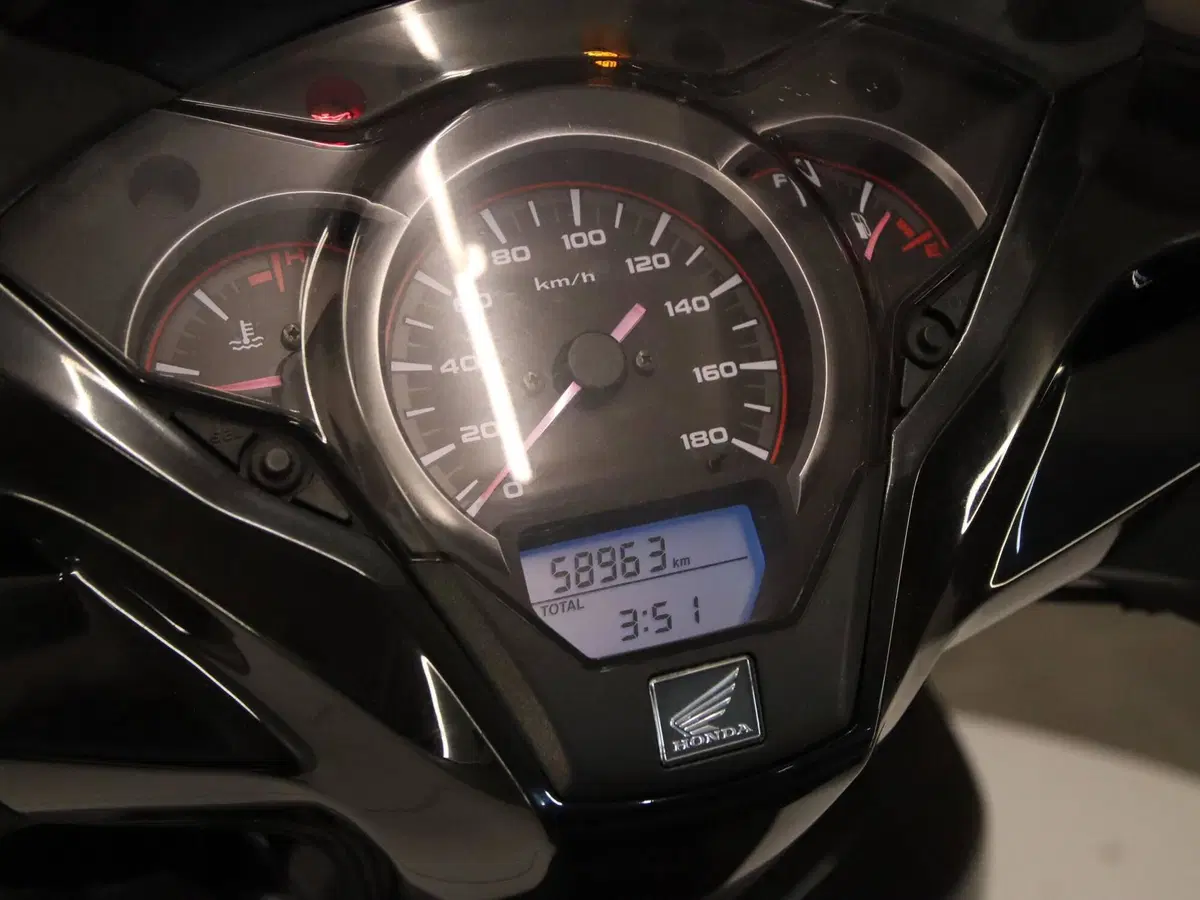 Honda SH 300 i ABS (2016 - 20) (13)