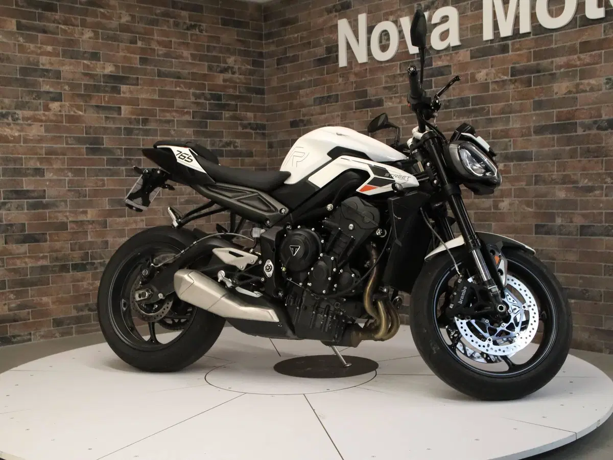 Triumph Street Triple 765 R (2023 - 26) (6)
