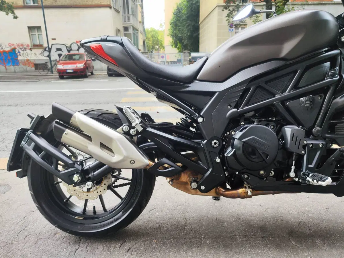 Benelli 502 C (2021 - 25) (10)