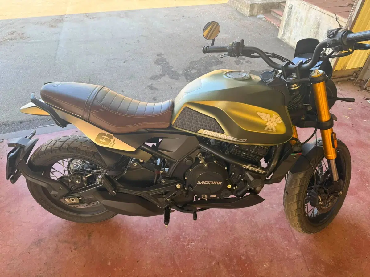 Moto Morini SEIEMMEZZO SCR (2022 - 26) (4)