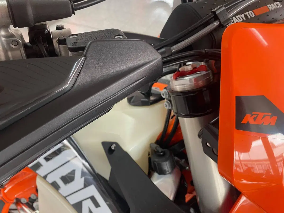 KTM 300 EXC Hardenduro (2027) (7)