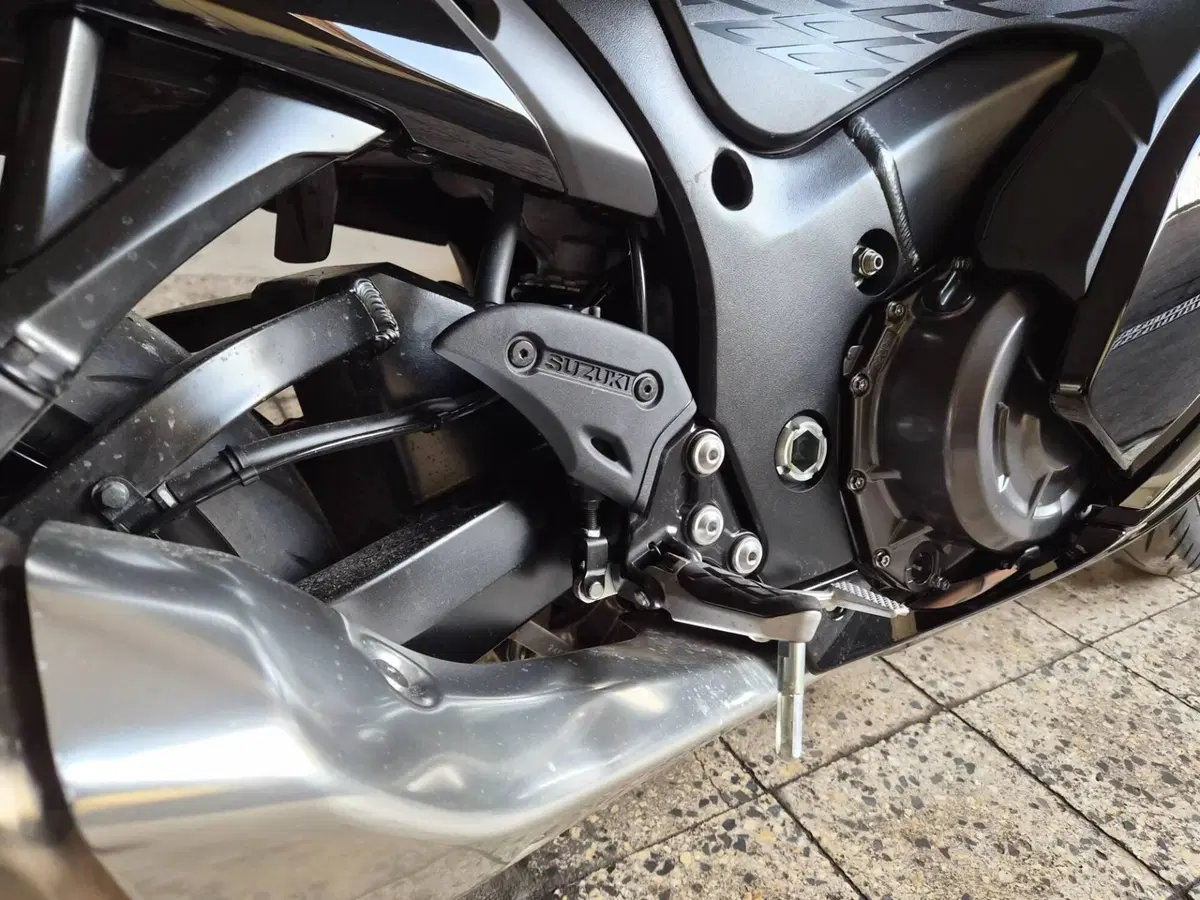 Suzuki GSX 1300 R Hayabusa (2025) (18)