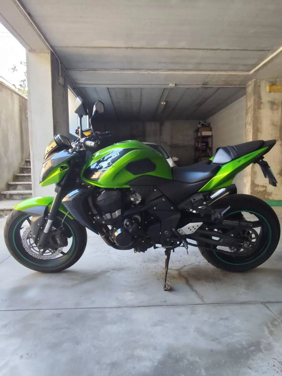 Kawasaki Z 750 R (2011 - 14) (2)