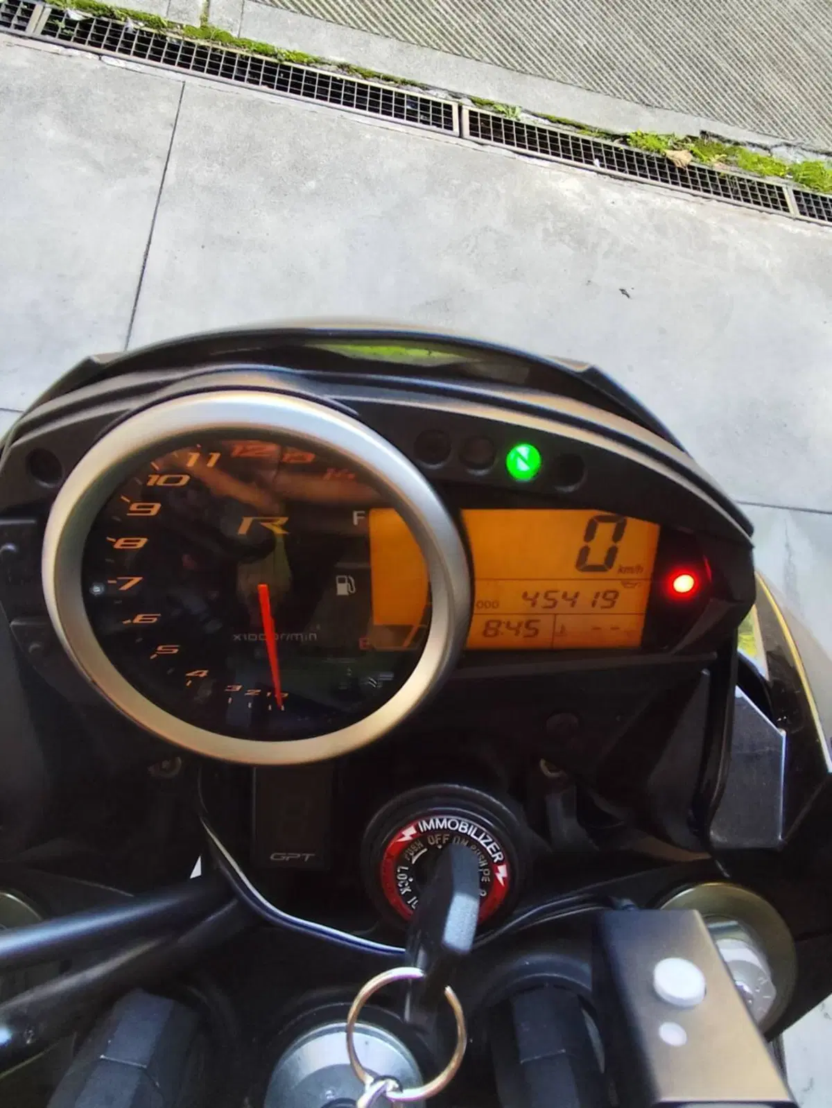 Kawasaki Z 750 R (2011 - 14) (4)