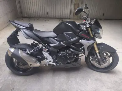 Suzuki GSR 750 Mat Black L.E. (2013 - 14) usata