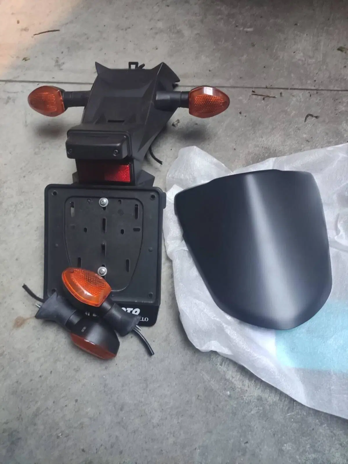 Suzuki GSR 750 Mat Black L.E. (2013 - 14) (5)