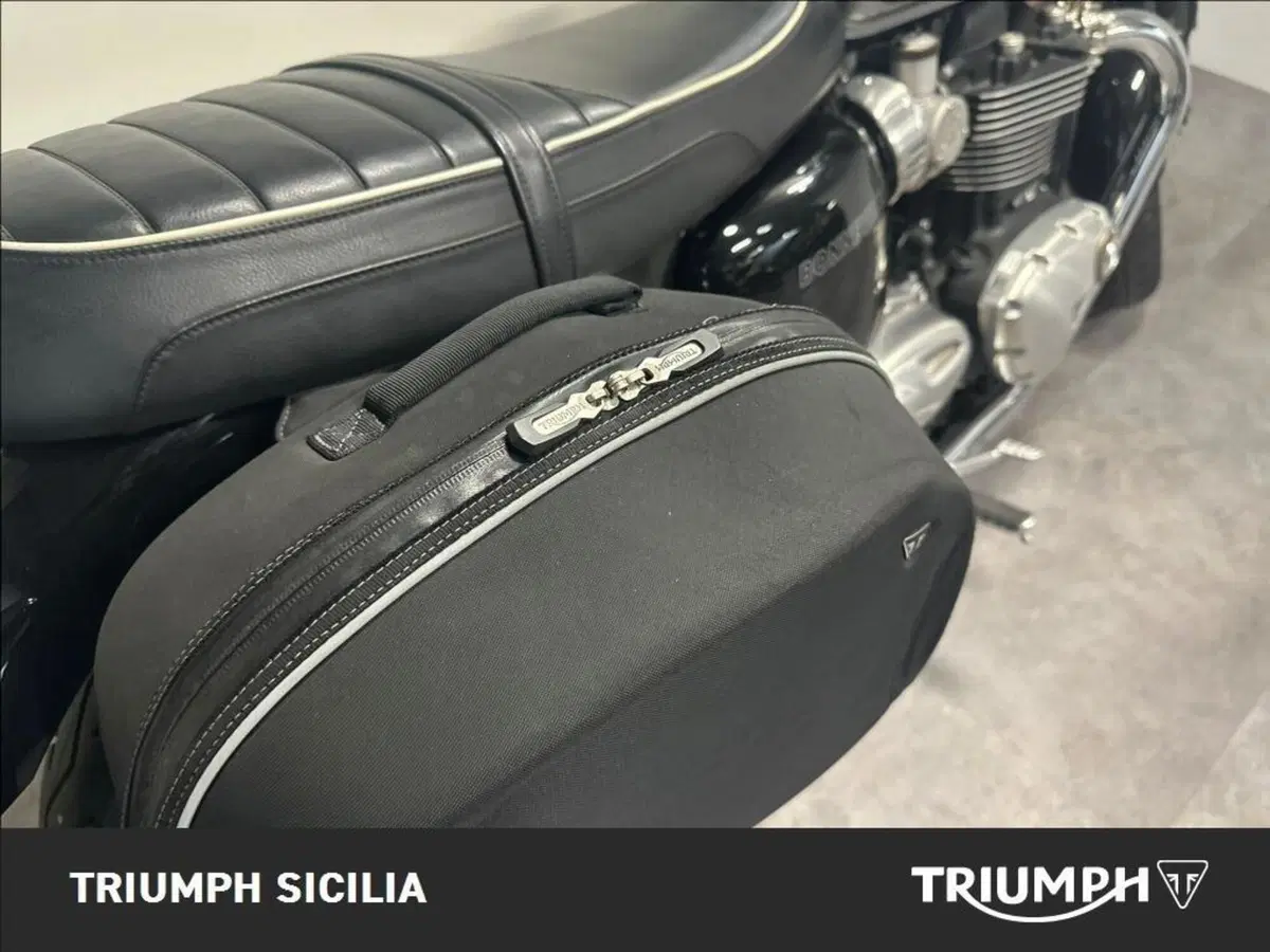 Triumph Bonneville T120 (2021 - 25) (10)