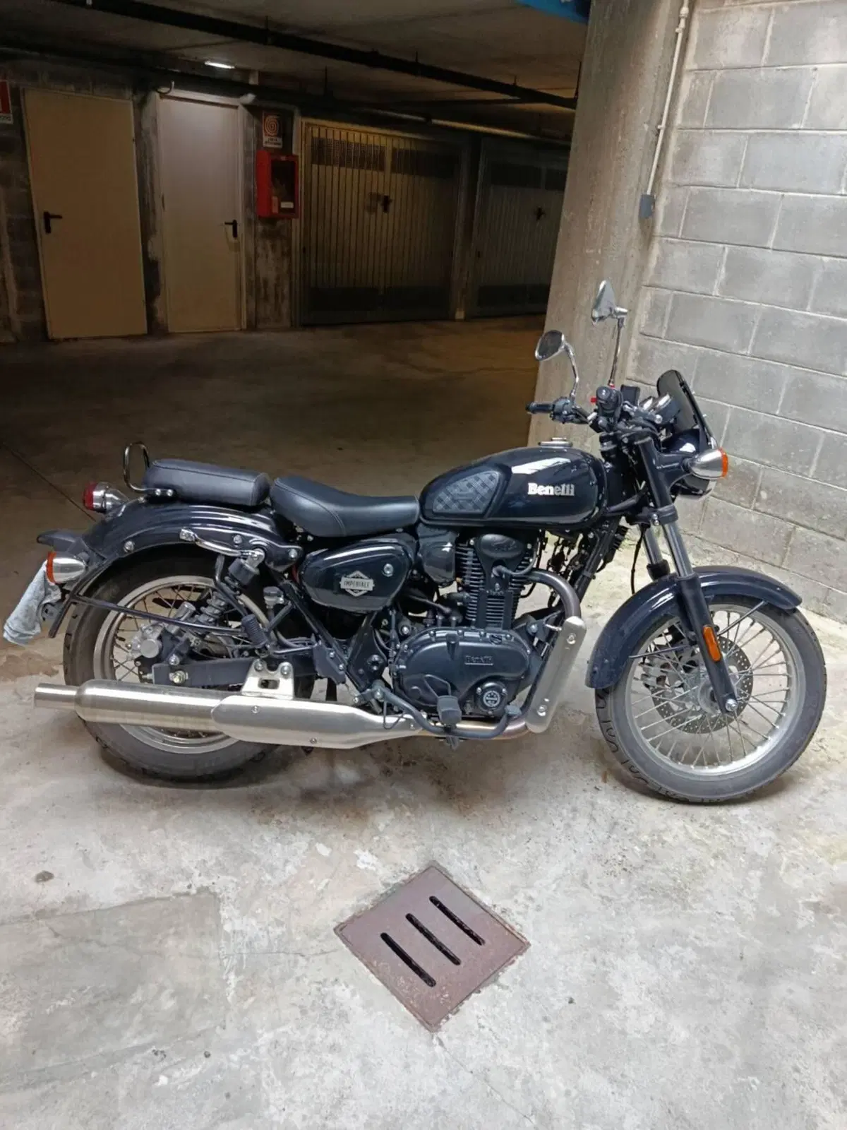 Benelli Imperiale 400 (2021 - 25) (2)