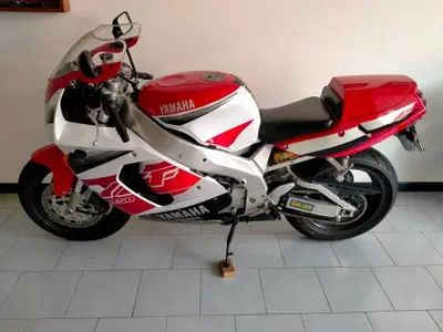 Yamaha YZF 750 R usata
