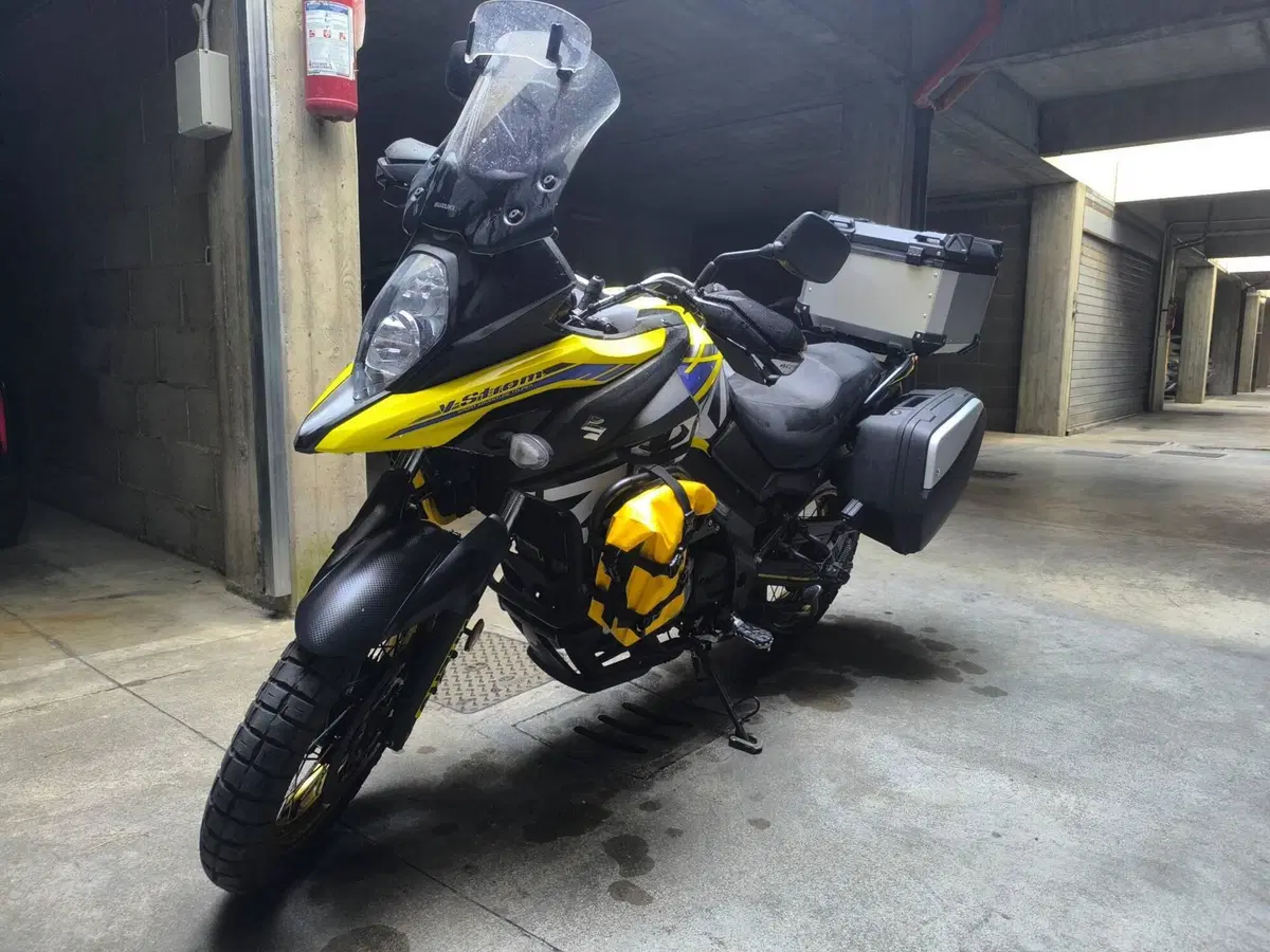 Suzuki V-Strom 650XT Explorer (2022 - 25)
