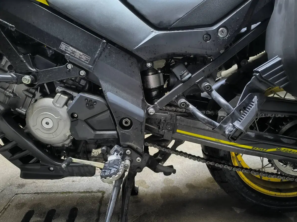 Suzuki V-Strom 650XT Explorer (2022 - 25) (11)