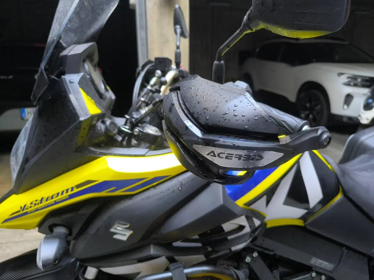 Suzuki V-Strom 650XT Explorer (2022 - 25) (12)