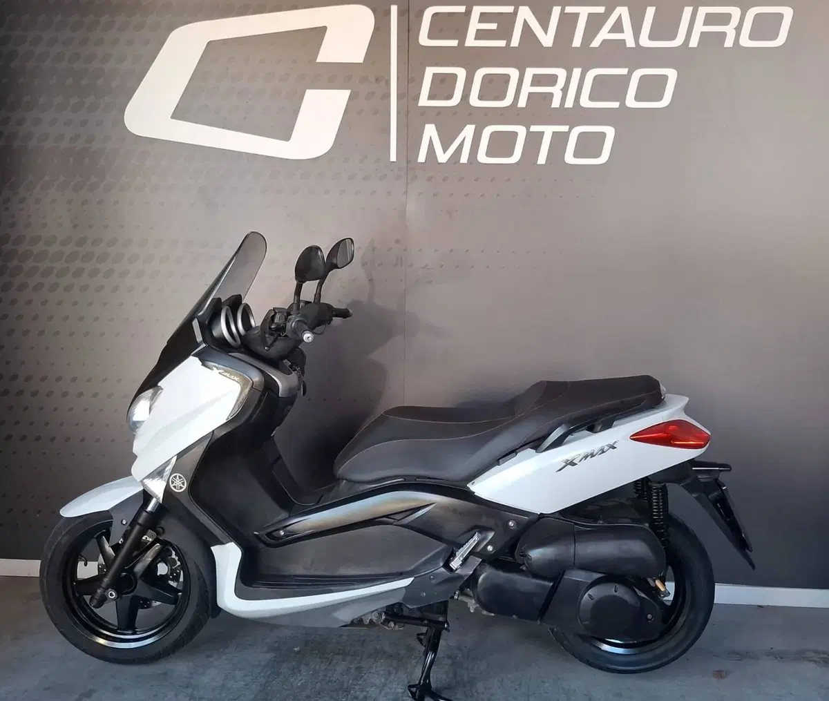 Yamaha X-Max 250 (2010 - 13) (2)