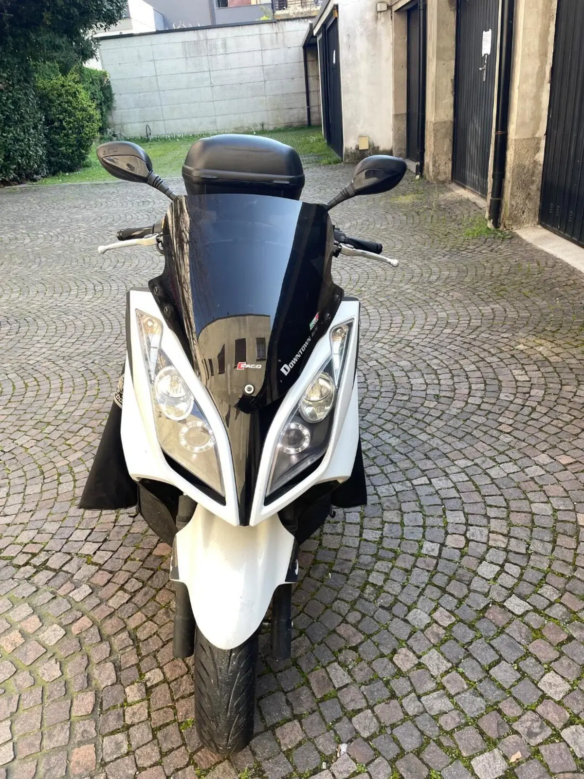 Kymco Downtown 300i (2009 - 17) (3)