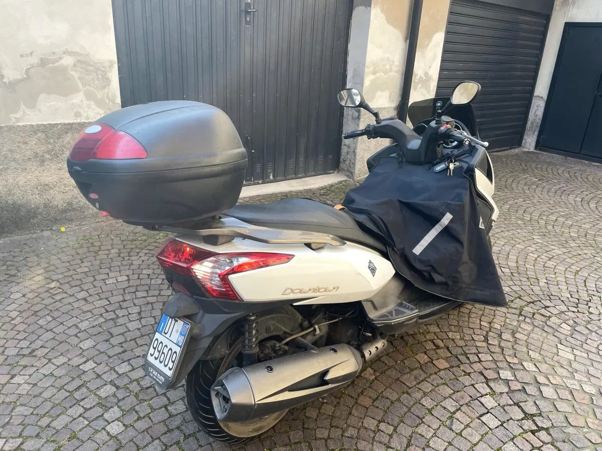 Kymco Downtown 300i (2009 - 17) (4)