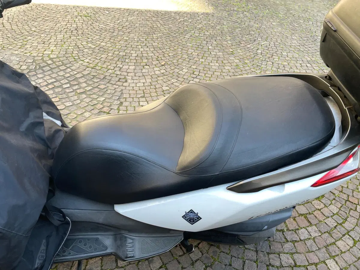 Kymco Downtown 300i (2009 - 17) (8)
