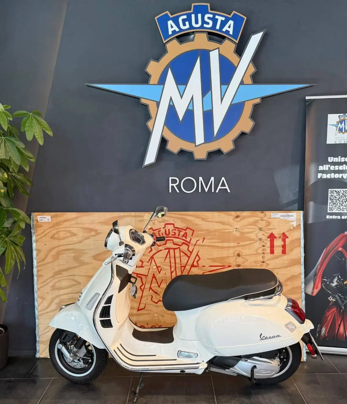 Vespa GTS 300 Super (2023 - 24) (2)
