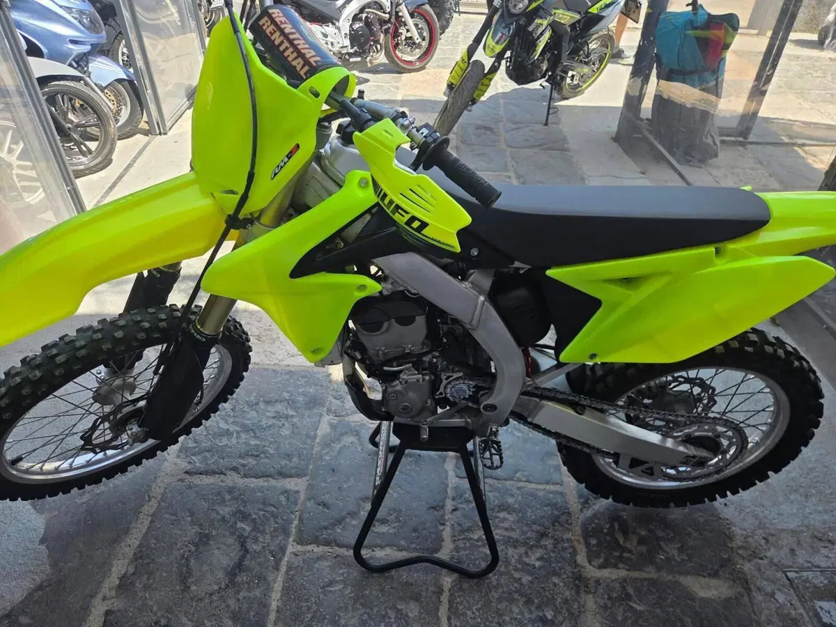 Suzuki RM-Z 250 (2015) (5)
