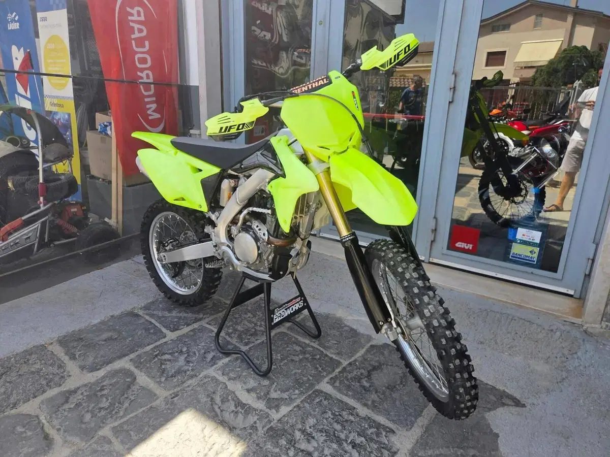 Suzuki RM-Z 250 (2015) (4)