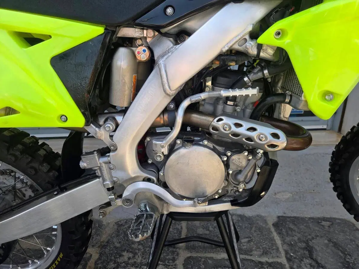 Suzuki RM-Z 250 (2015) (6)