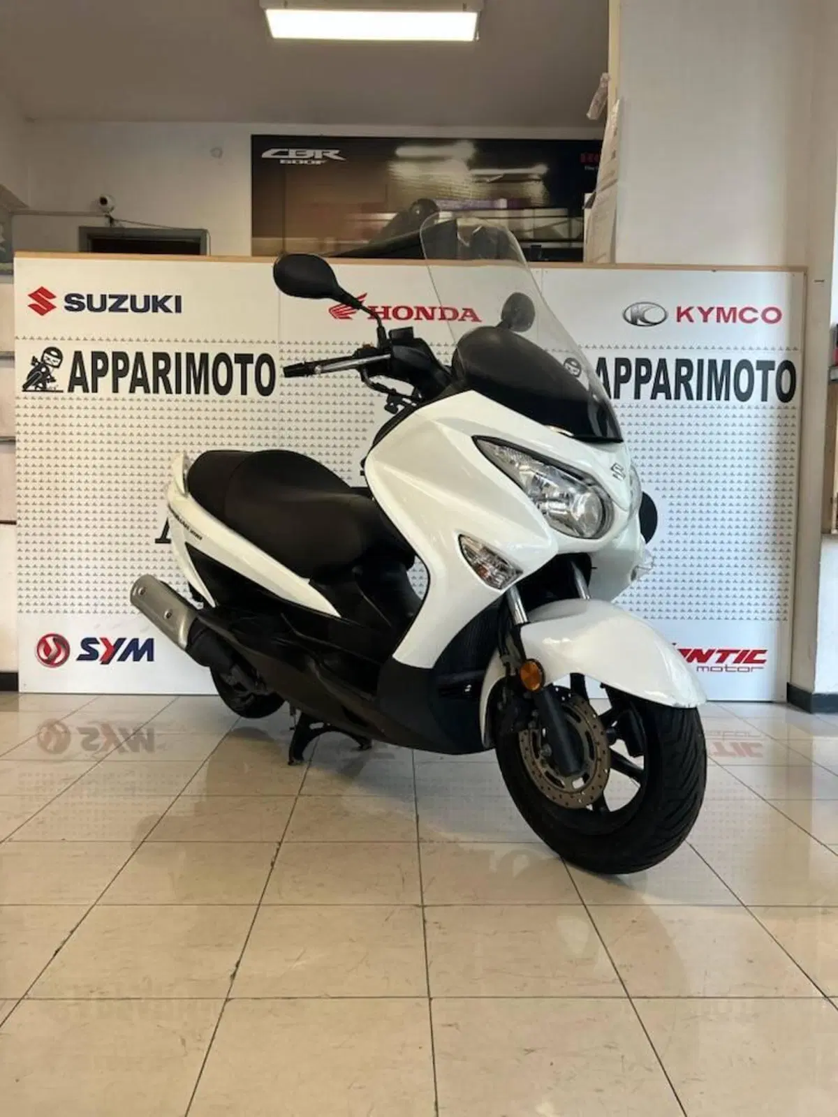 Suzuki Burgman UH 200 (2017 - 20) (2)