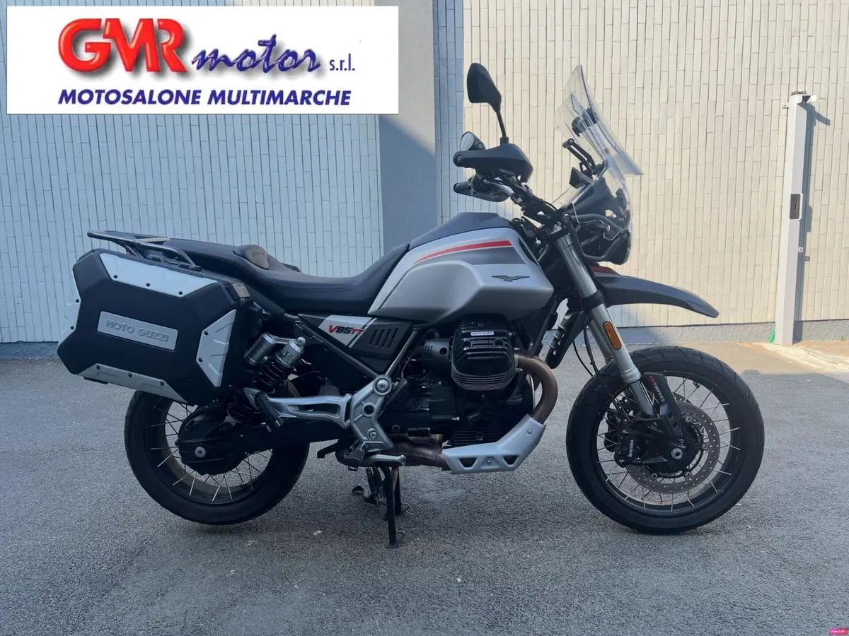 Moto Guzzi V85 TT Travel (2021 - 23)