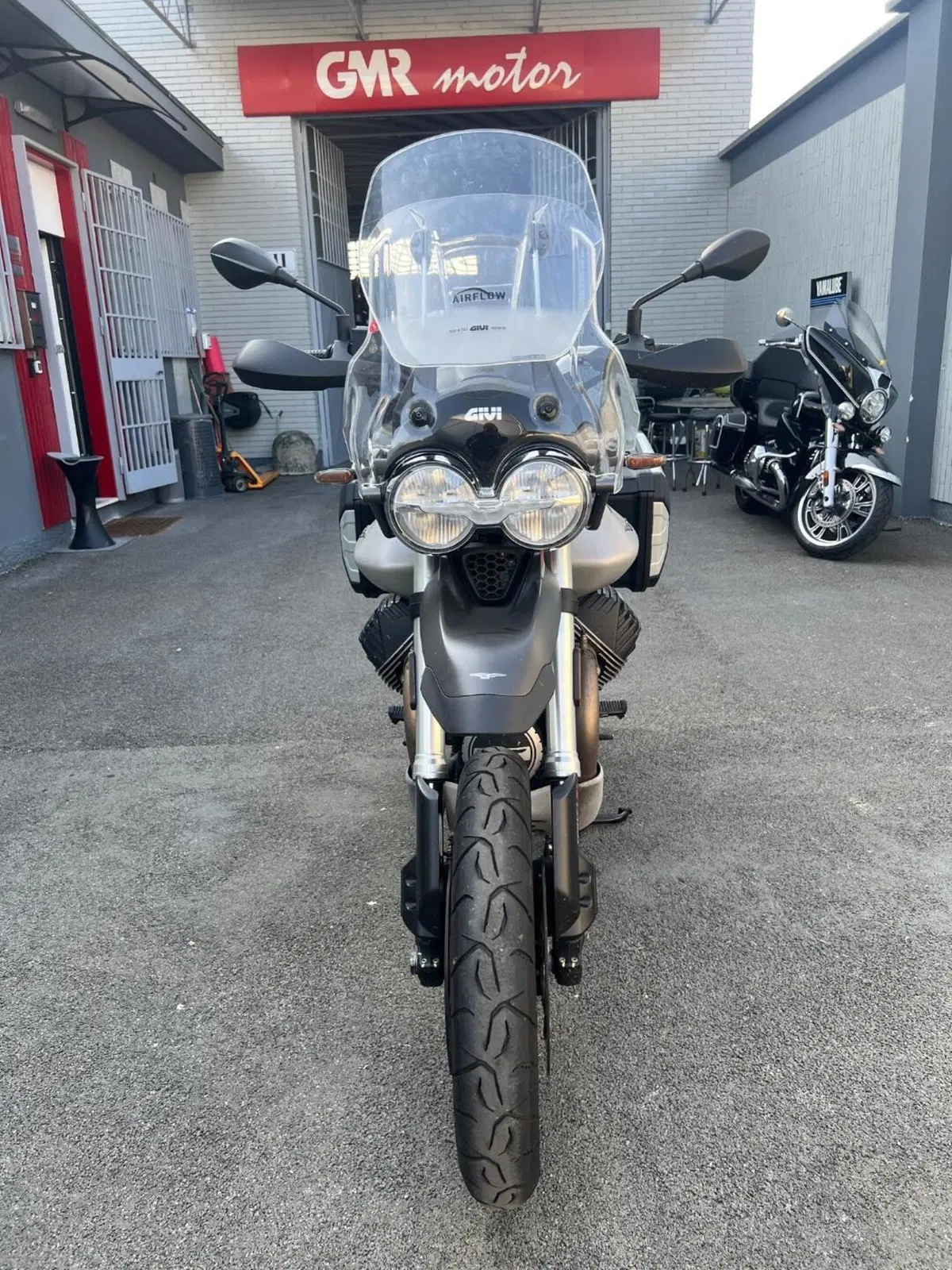 Moto Guzzi V85 TT Travel (2021 - 23) (3)