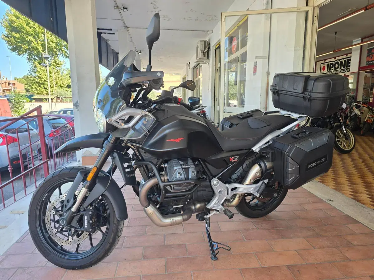 Moto Guzzi V85 TT Travel (2024 - 26) (2)