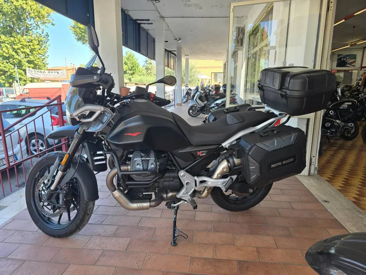 Moto Guzzi V85 TT Travel (2024 - 26) (4)