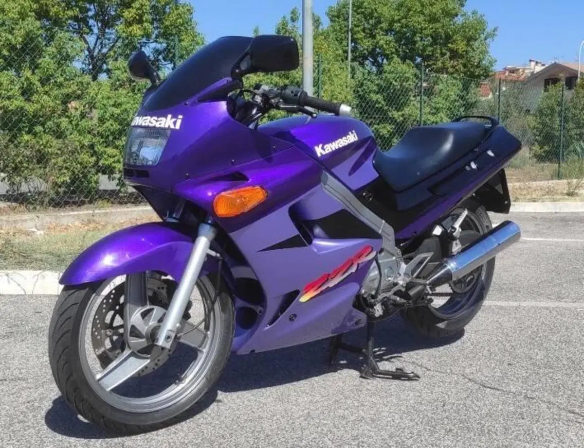 Kawasaki ZZ-R 250 (2)