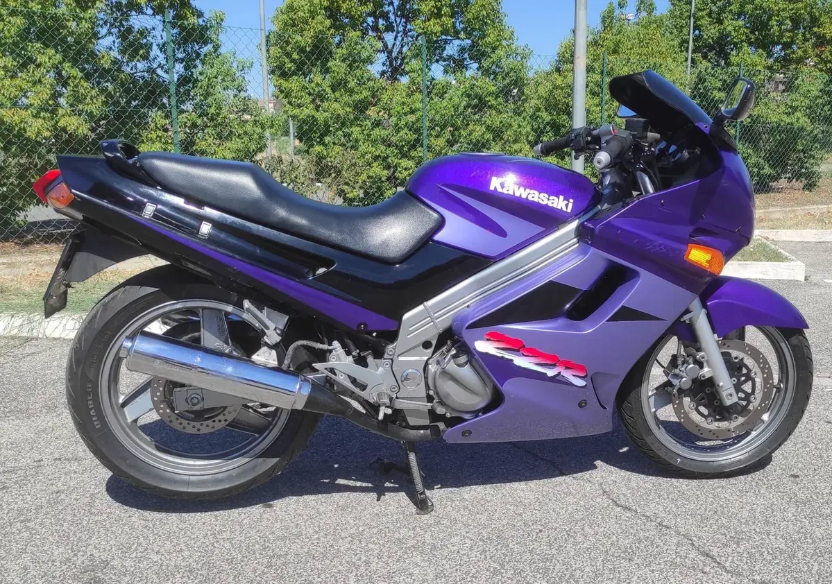 Kawasaki ZZ-R 250 (4)
