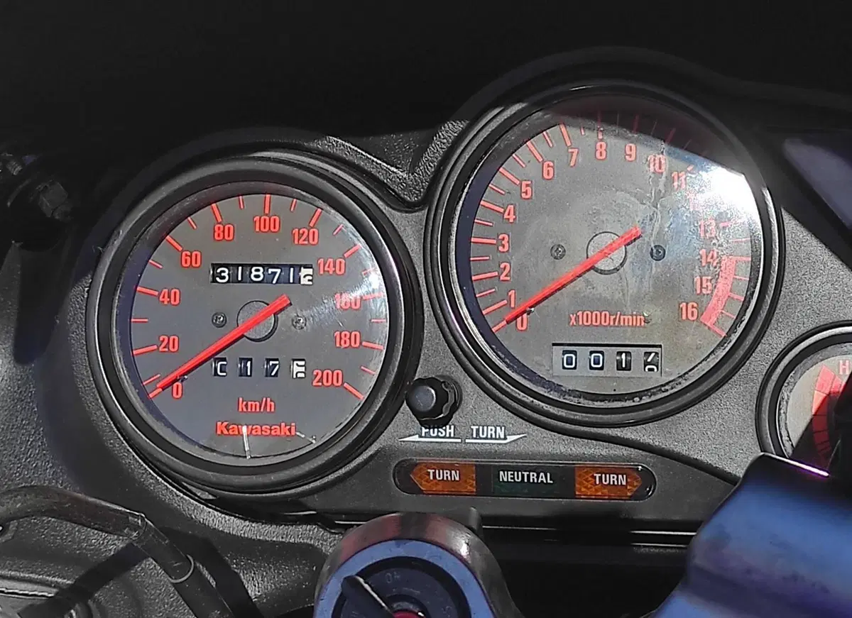Kawasaki ZZ-R 250 (5)