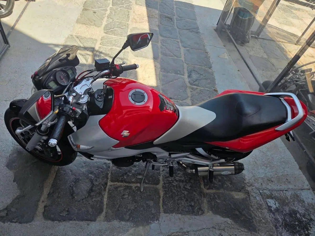 Suzuki GSR 600 (2006 - 11) (5)
