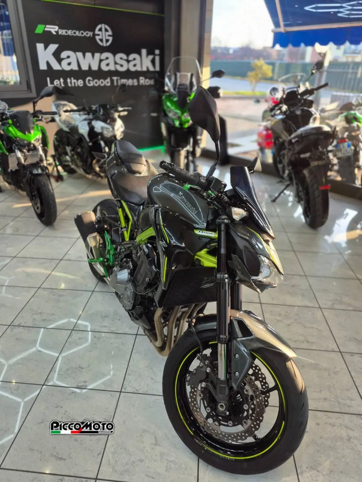 Kawasaki Z 900 (2017 - 18) (3)