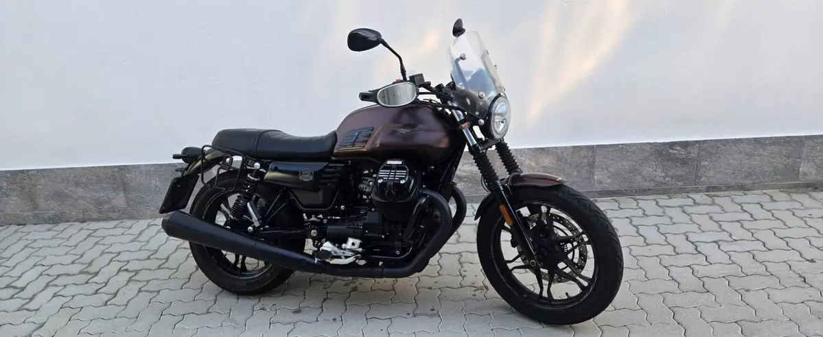 Moto Guzzi V7 III Rough (2018 - 20)