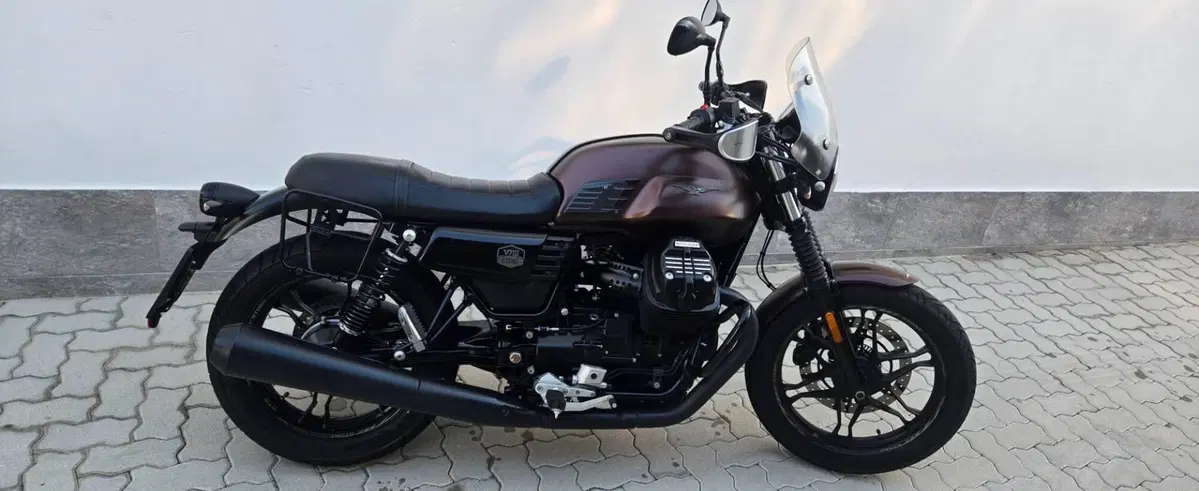 Moto Guzzi V7 III Rough (2018 - 20) (2)