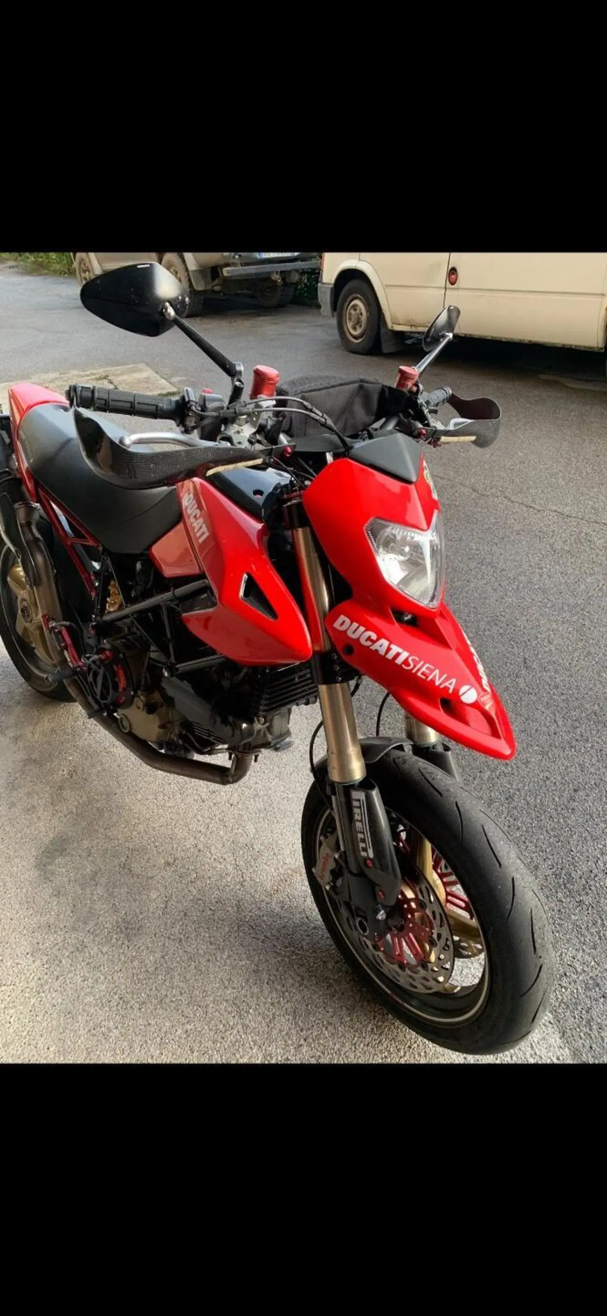 Ducati Hypermotard 1100 S (2007 - 09) (3)