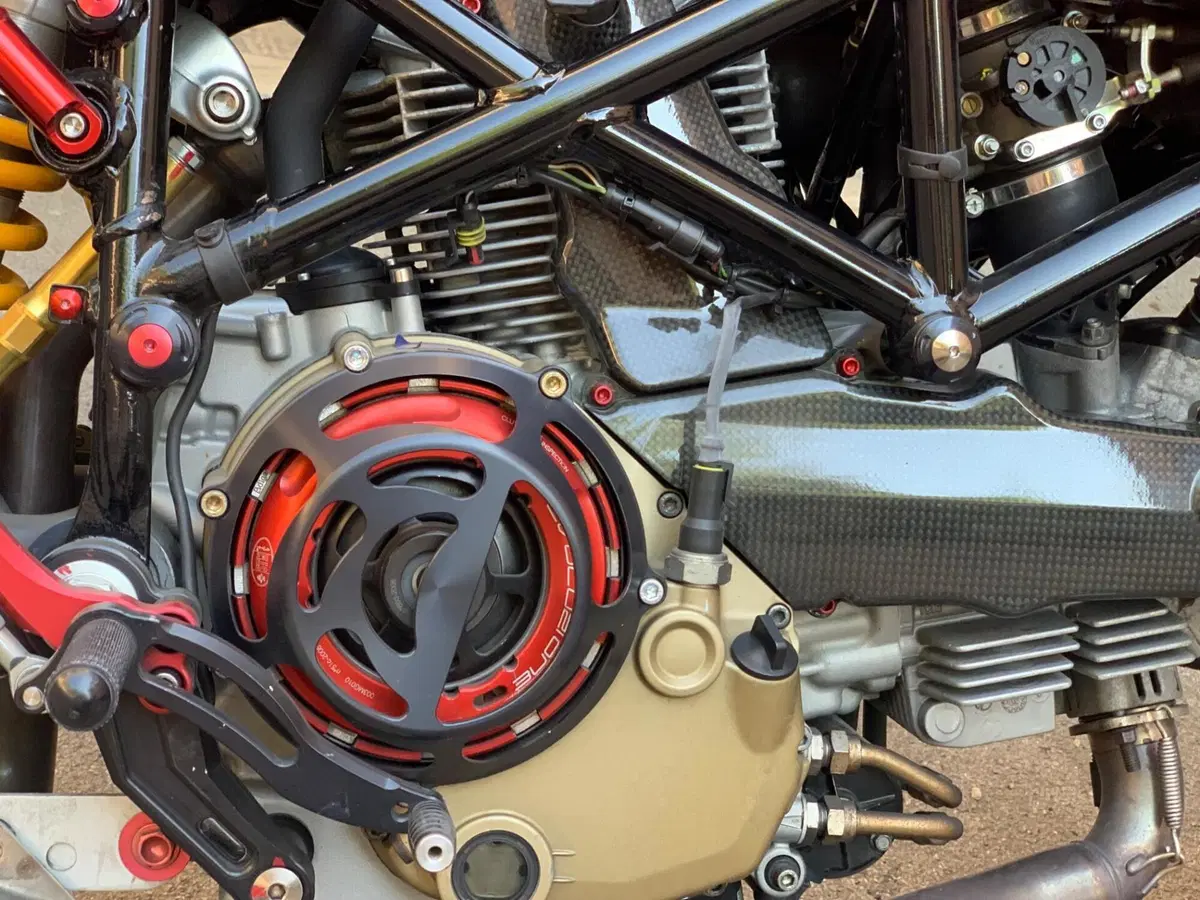 Ducati Hypermotard 1100 S (2007 - 09) (7)