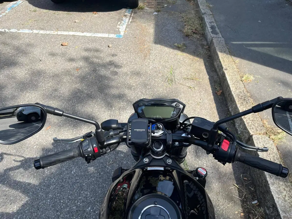 Suzuki SV650 (2021 - 24) (13)