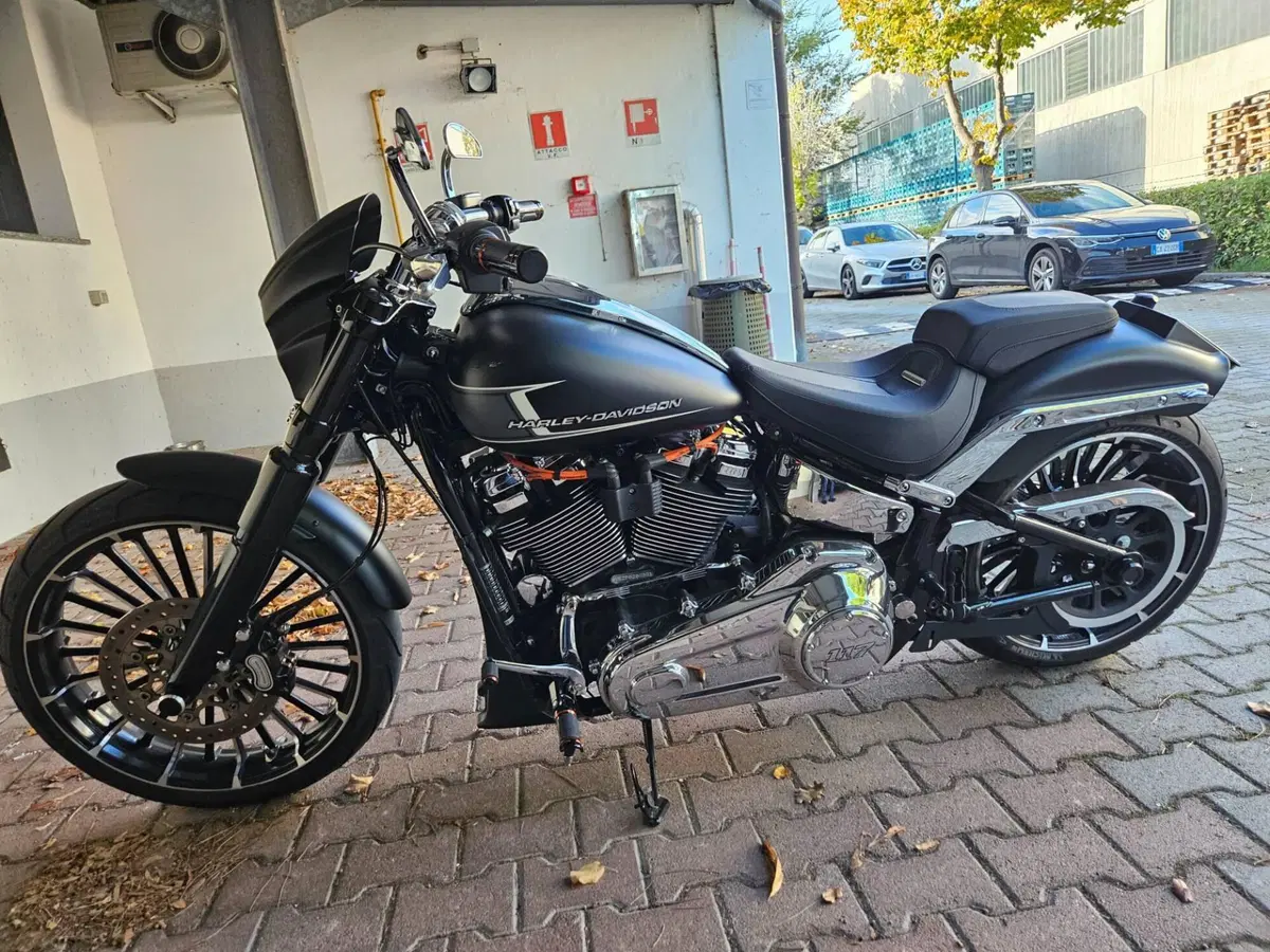 Harley-Davidson Breakout 117 (2023 - 24) (2)