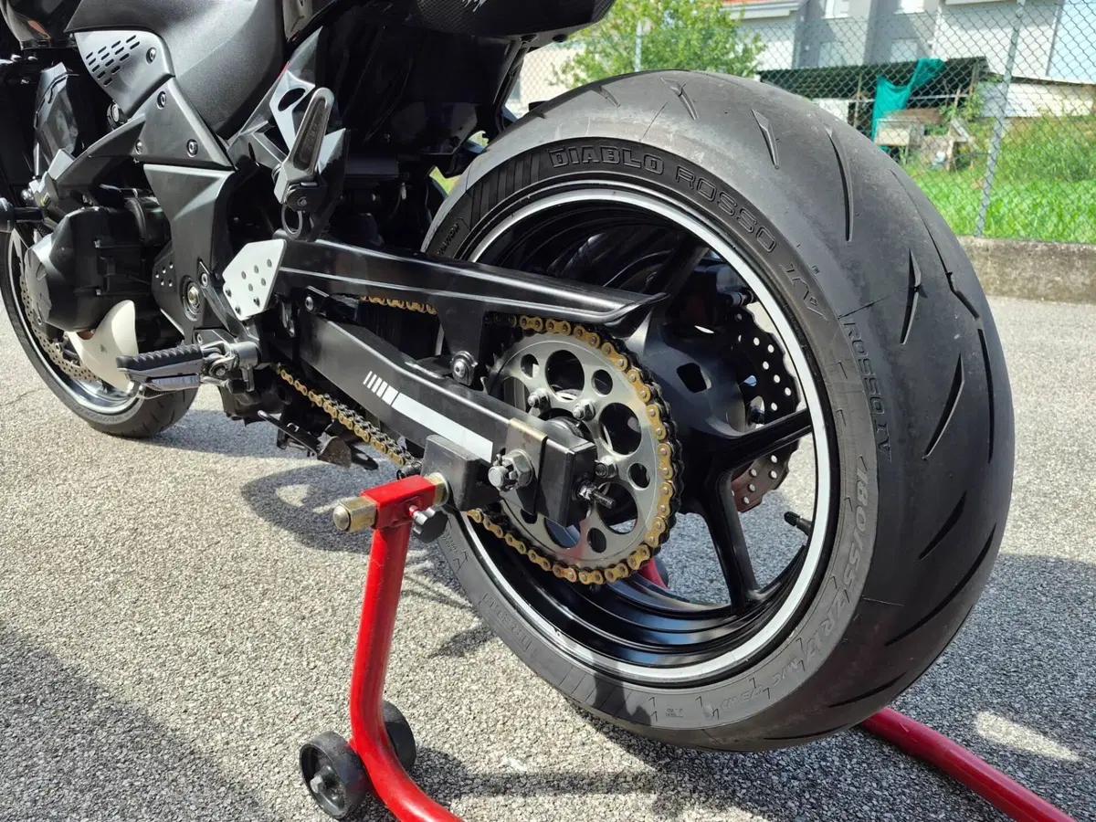 Kawasaki Z 750 (2007 - 14) (7)