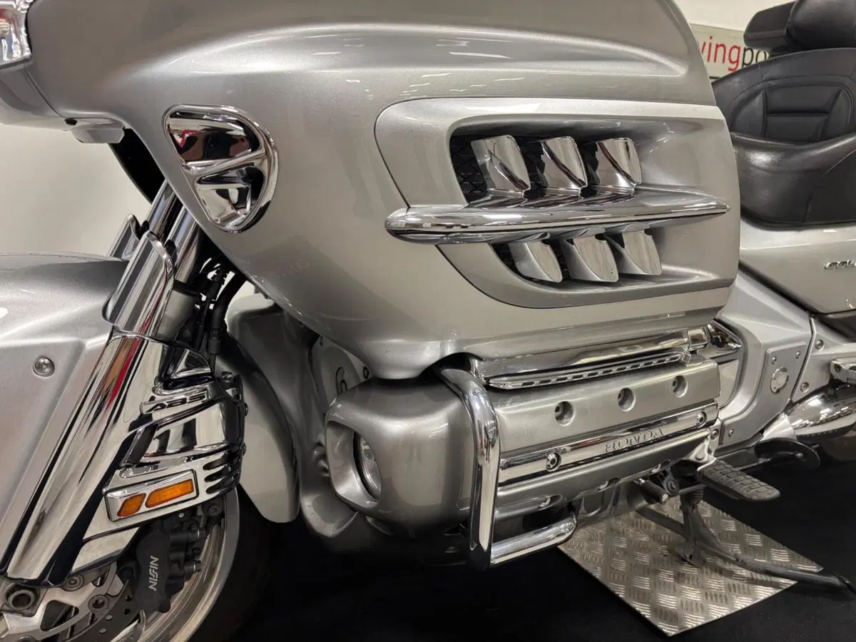 Honda GL 1800 Gold Wing (2007 - 11) (2)