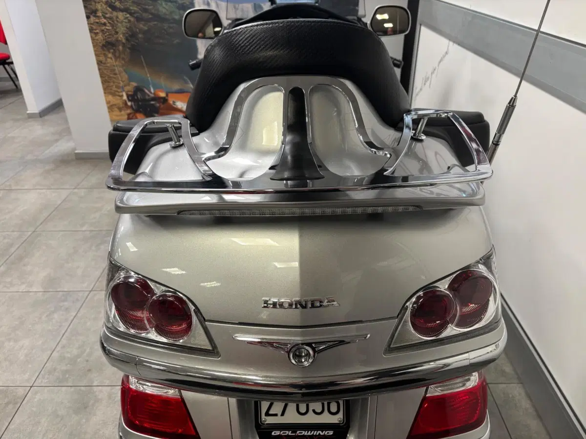 Honda GL 1800 Gold Wing (2007 - 11) (3)