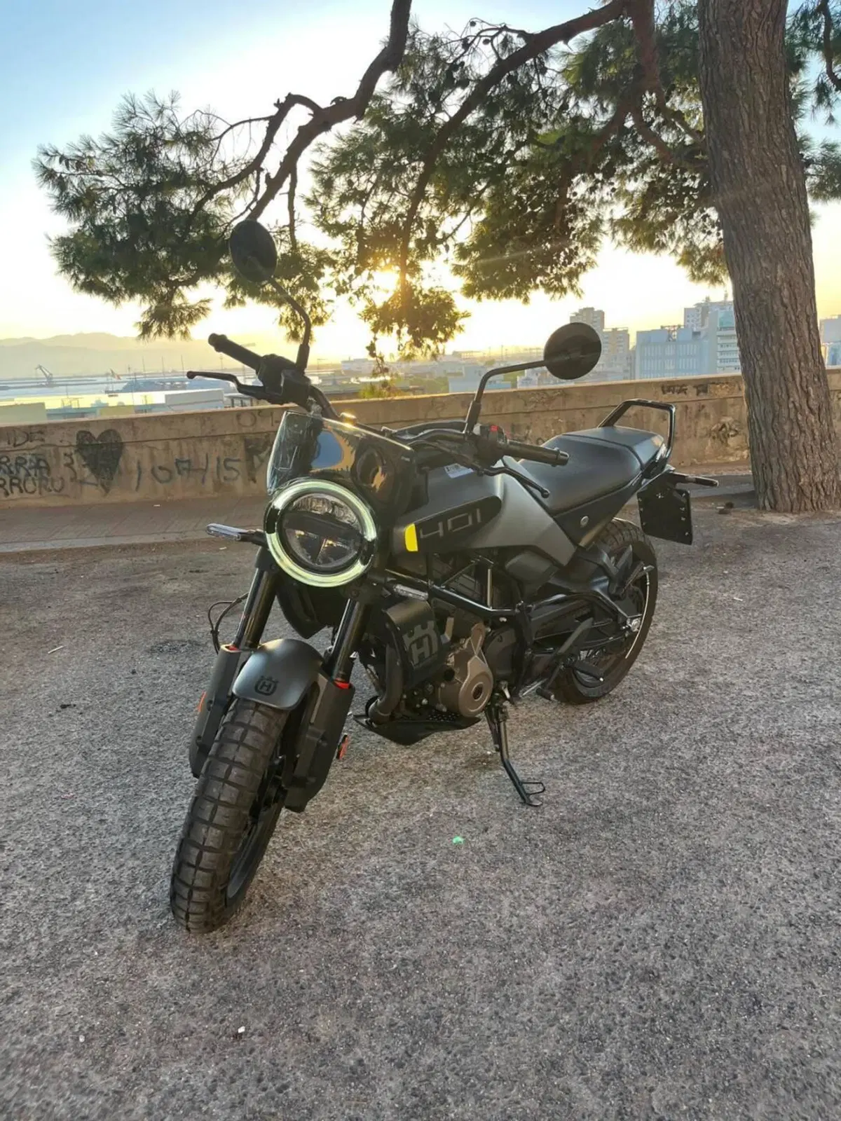 Husqvarna Svartpilen 401 (2024 - 26) (2)